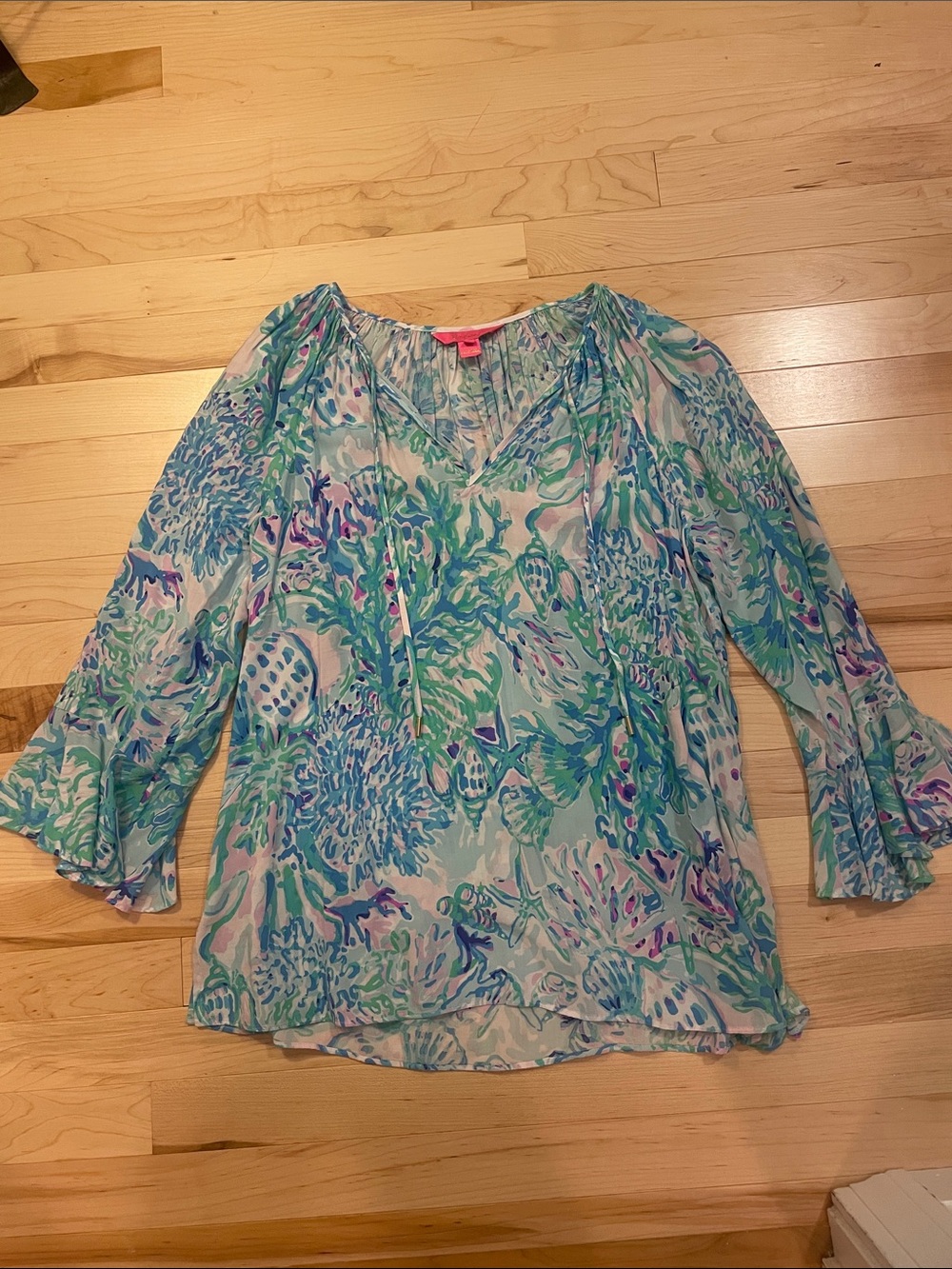 Lilly Pulitzer Willa Flounce Sleeve Medium - Picture 2 of 4